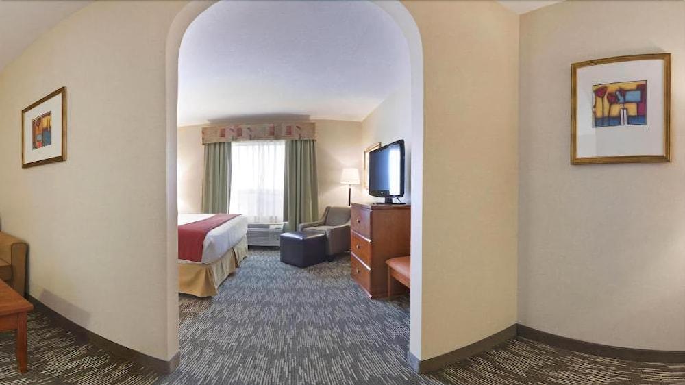 Holiday Inn Express Hotel & Suites-Edmonton South By Ihg Dış mekan fotoğraf