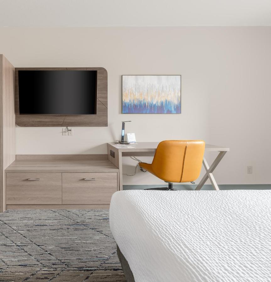 Holiday Inn Express Hotel & Suites-Edmonton South By Ihg Dış mekan fotoğraf